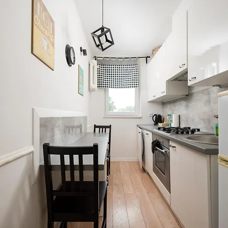 Apartment Afrykanska Deluxe By Bookinghost