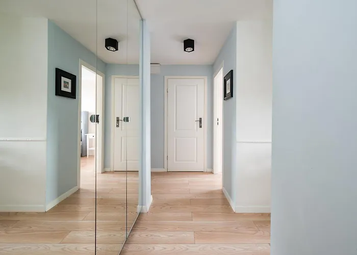 Apartment Afrykanska Deluxe By Bookinghost