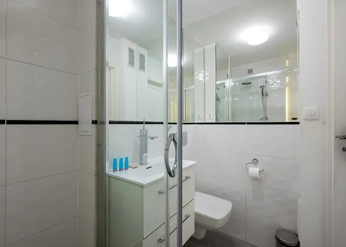 Apartment Afrykanska Deluxe By Bookinghost *