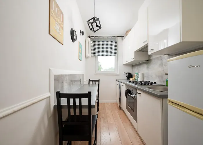 Apartment Afrykanska Deluxe By Bookinghost