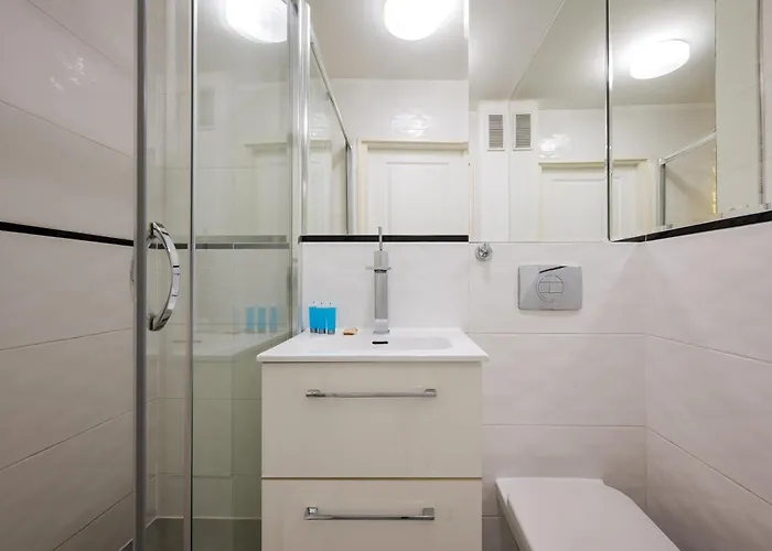 Afrykanska Deluxe By Bookinghost *